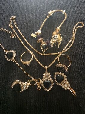 Gold-Tone Black Heart Pendant Necklace and Charm Set